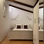 Ivan Apartman *